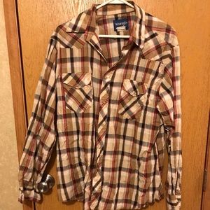 Men’s Wrangler Button Up